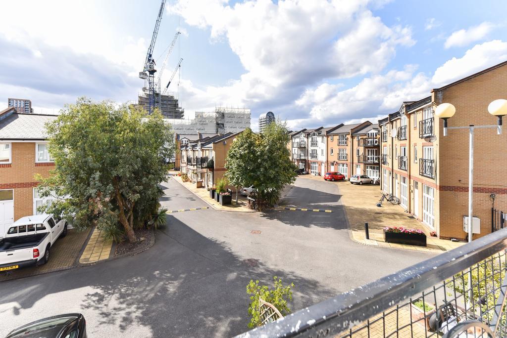 Riverbank Stay London Eksteriør billede