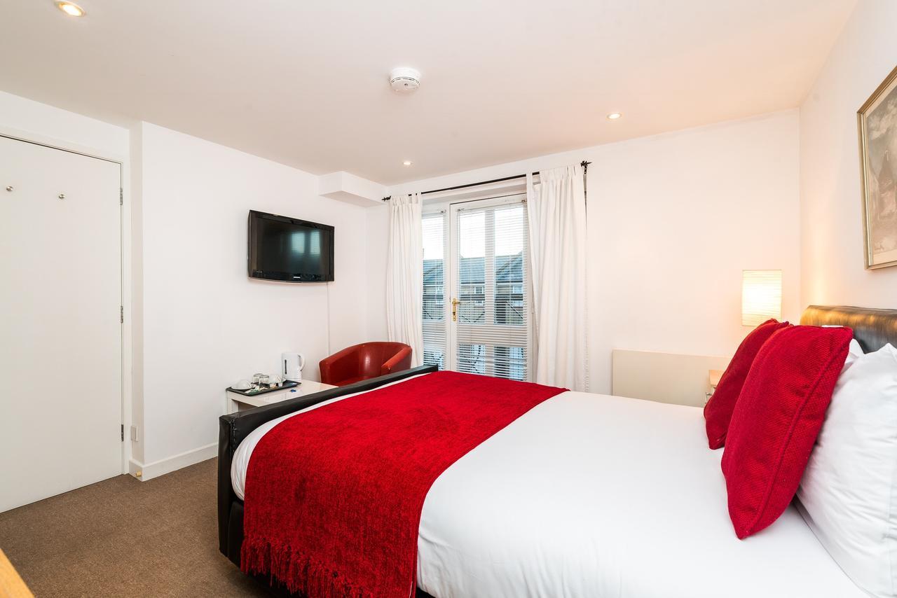 Riverbank Stay London Eksteriør billede