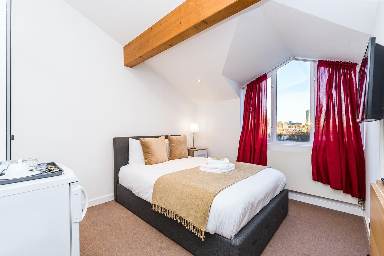 Riverbank Stay London Eksteriør billede