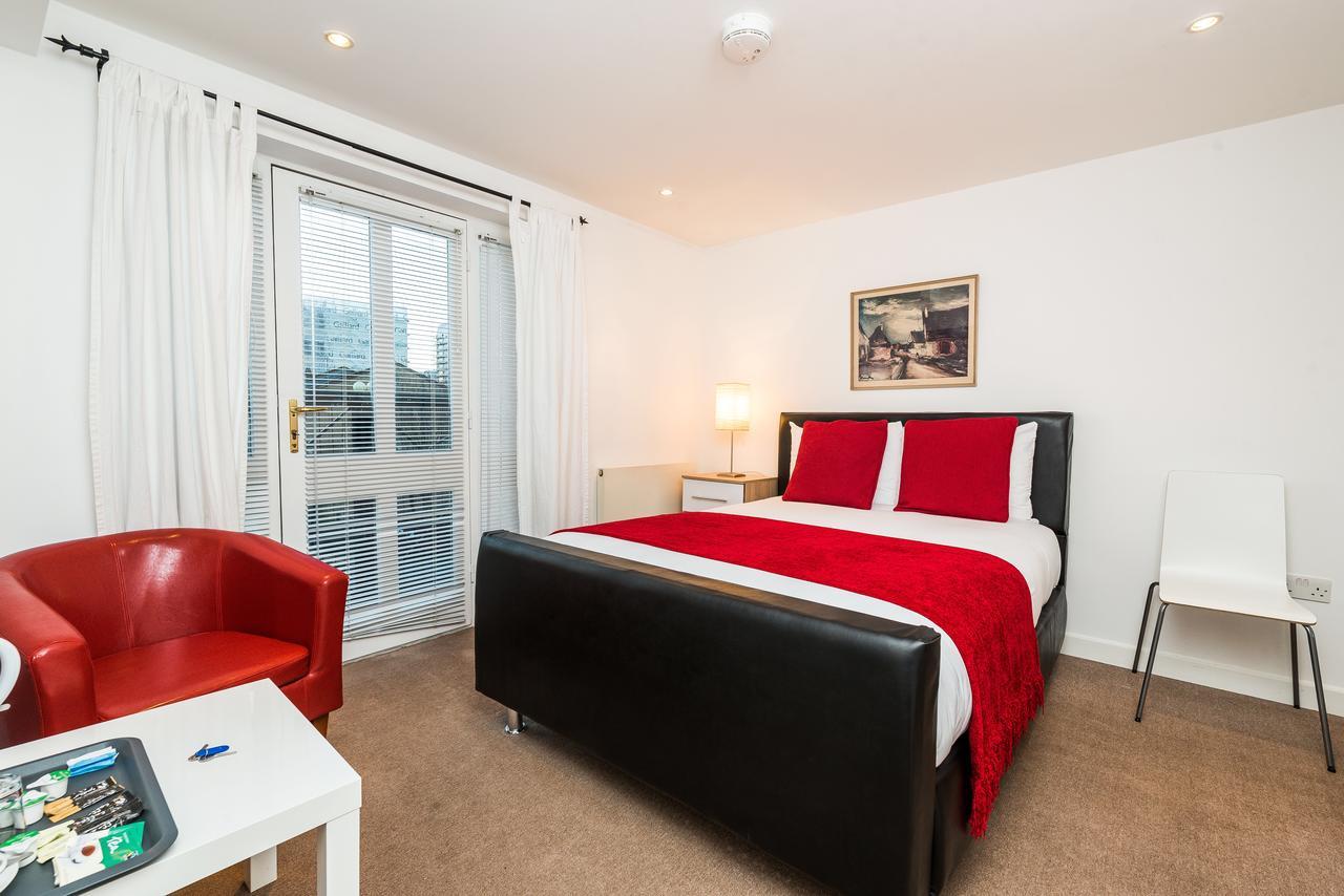Riverbank Stay London Eksteriør billede