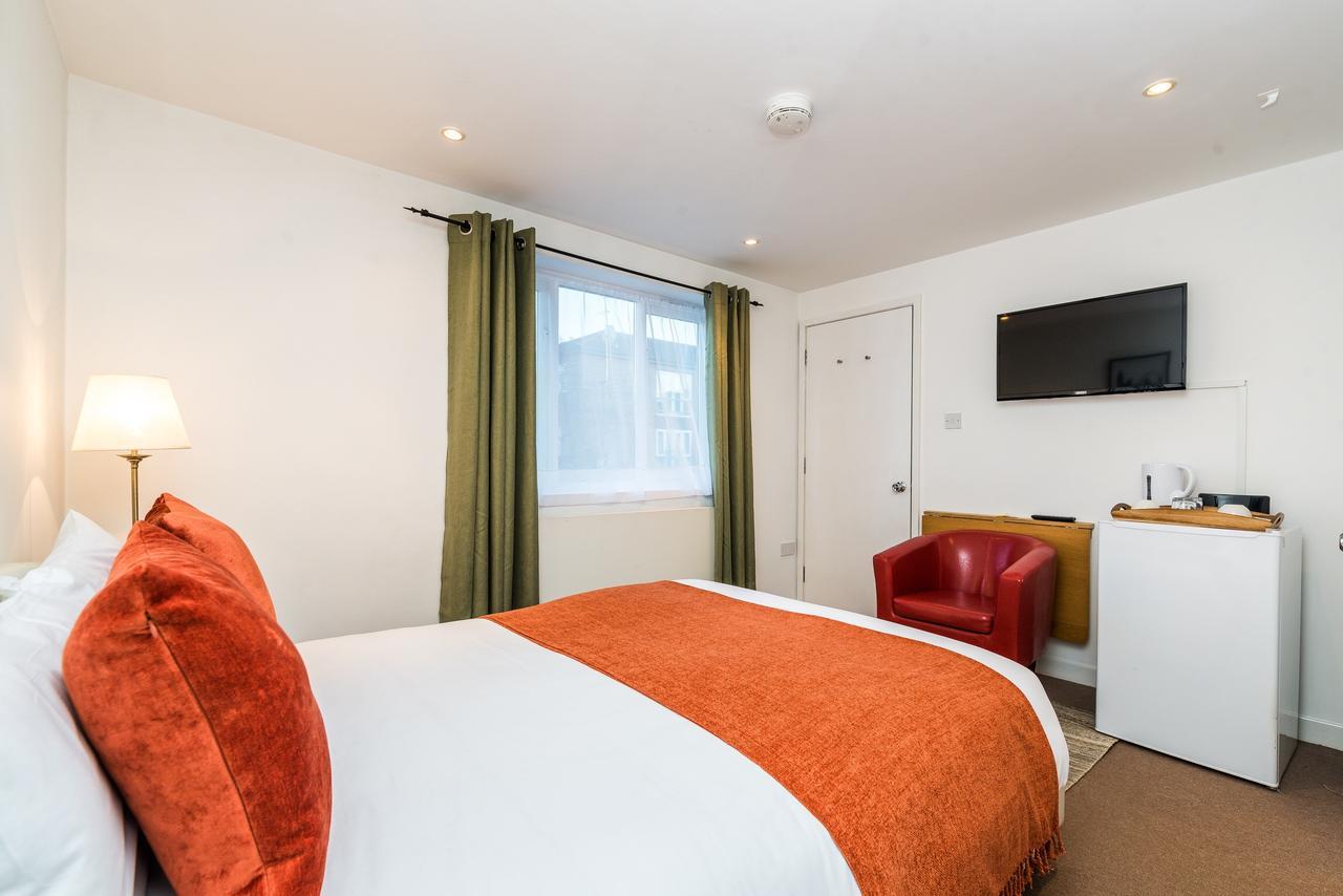 Riverbank Stay London Eksteriør billede